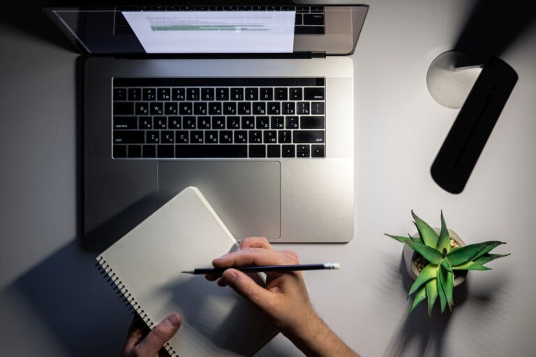 5 motive să externalizezi serviciile de copywriting