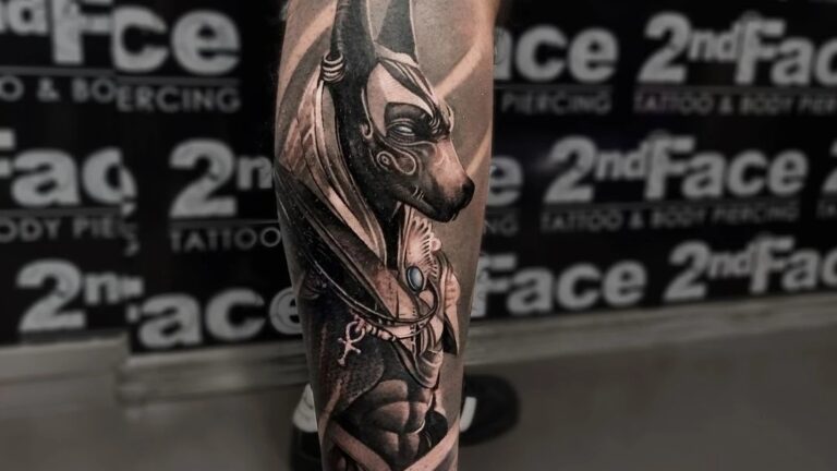 De ce tatuajele și piercingurile au devenit un simbol al generației moderne