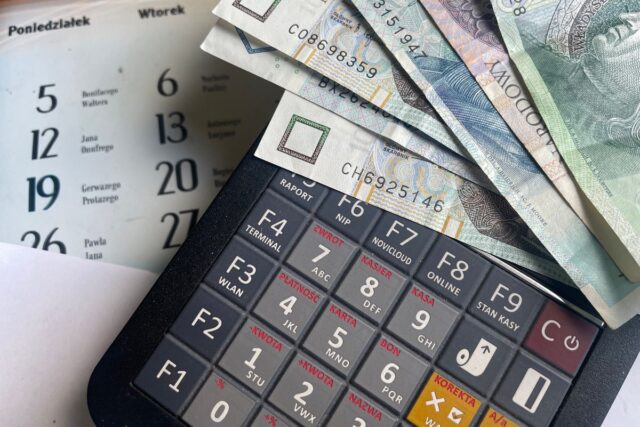 Cum citești un fluturaș de salariu: rețineri și contribuții explicate