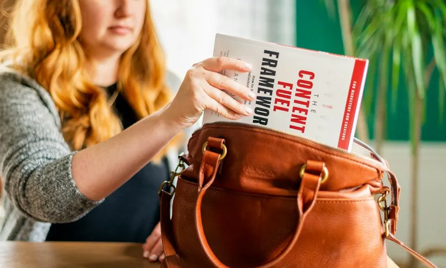 Photo common blog topic mistakes attracting readers